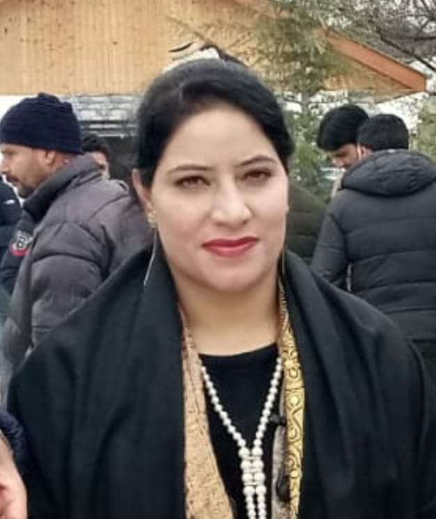 Amid Covid-19, lockdown, Ruheena shahzad urged General public of Ganderbal stay at homes.