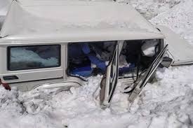 Avalanche hit SDM Karnah’s vehicle at Sadhna top