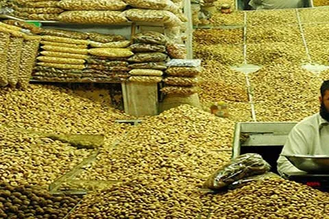 COVID-19: Drop in tourist arrivals hits dry fruit business in Kashmir