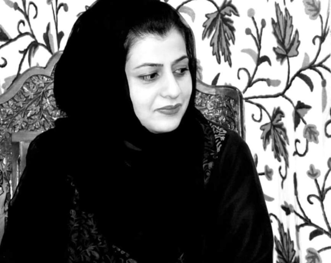 Tehsildar South Srinagar Rabiya Yousuf awarded with Corona Warrior certificate.