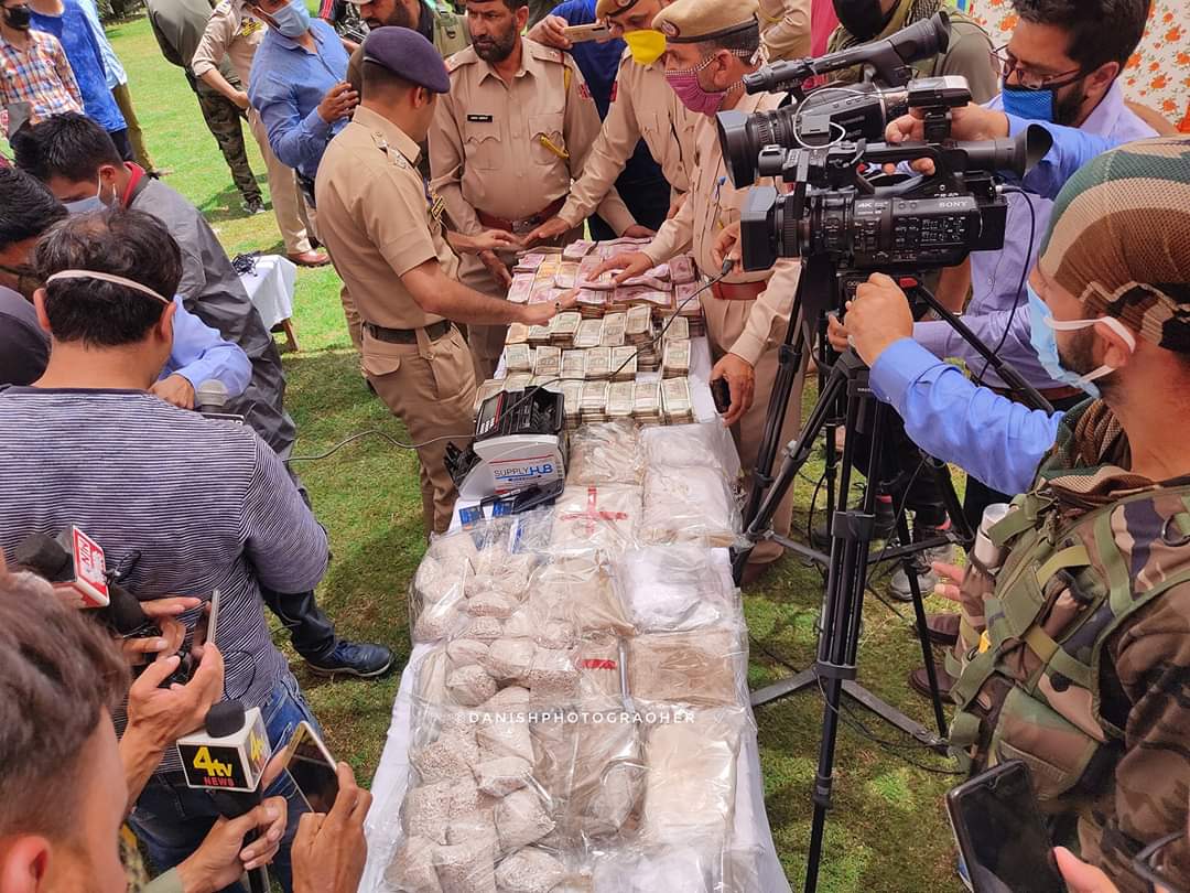 Three LeT Militant Associates held, 21 Kg Heroine siezed in Handwara
