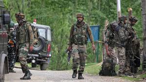 Encounter rages in orchards of a Shopian village