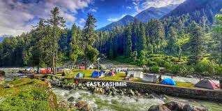 Govt says tourist places are closed but scores of people throng to Pahalgam