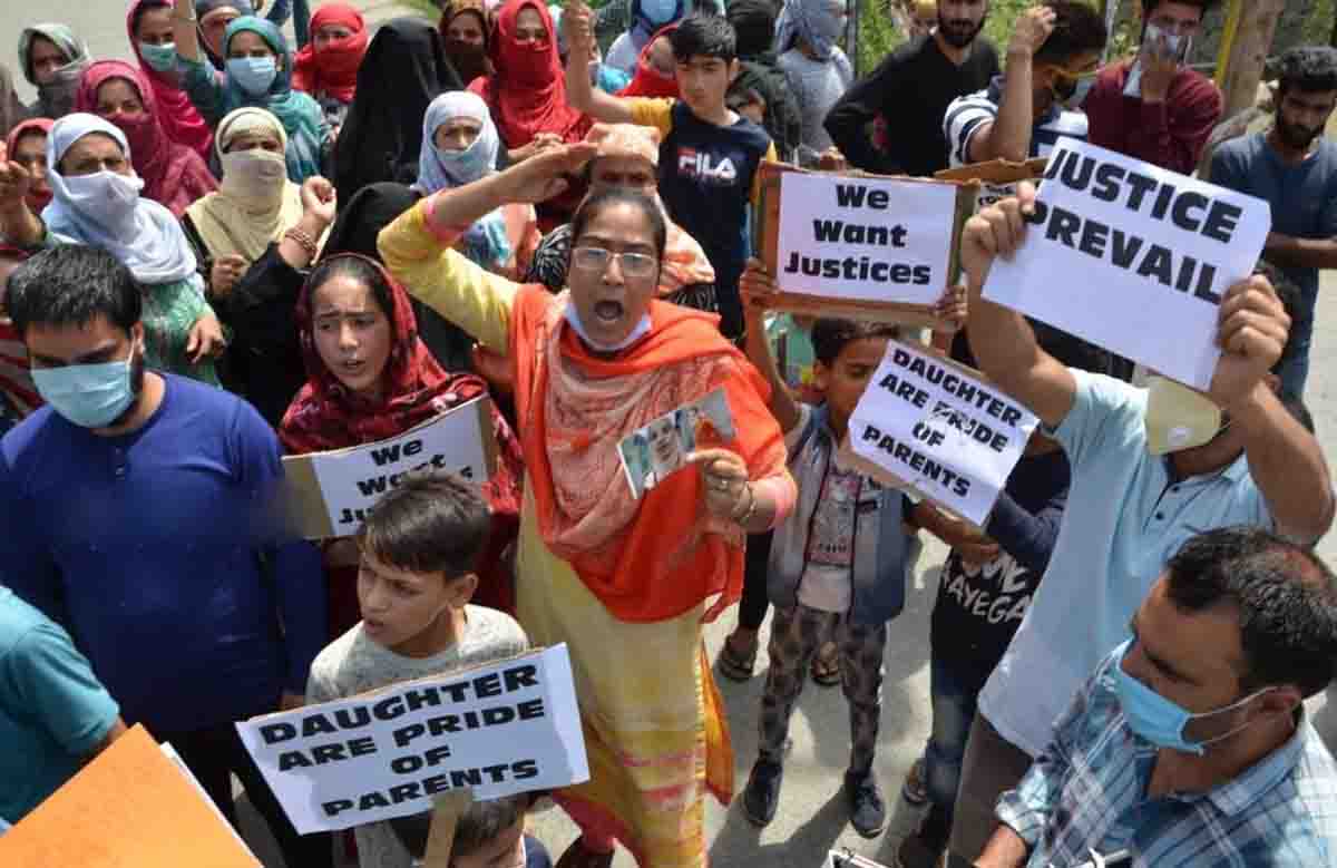 Bandipora suicide case: Family members of deceased woman stage protest, demand punishment to ‘culprits’