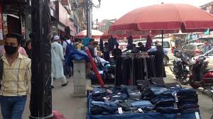 People throng markets without following social distancing norms in Kashmir