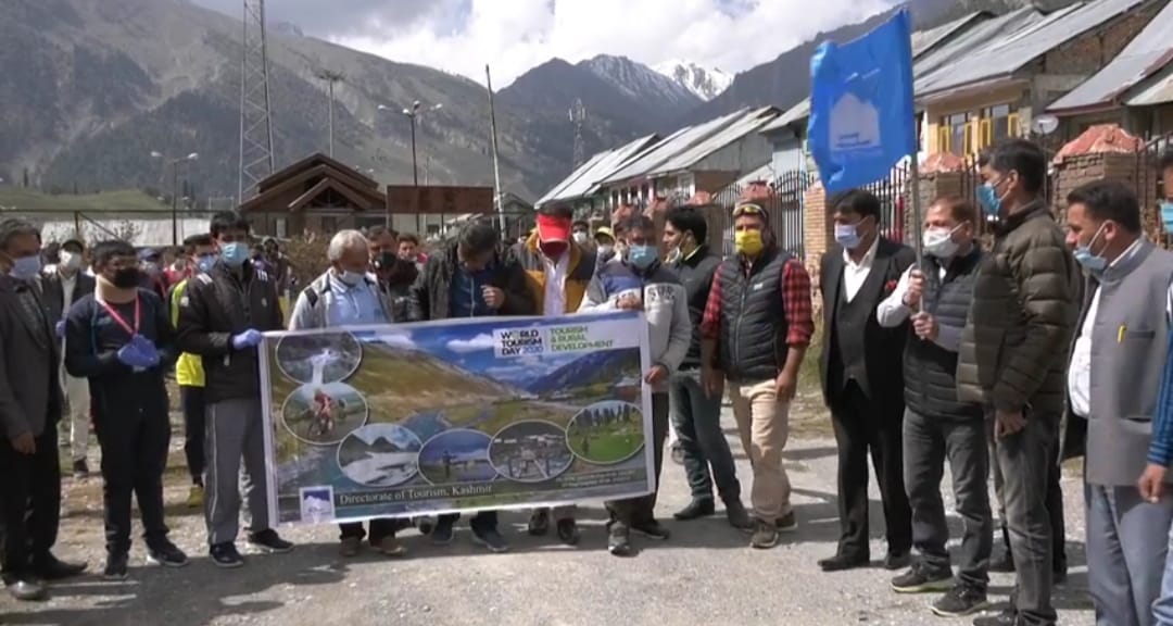 Cleanliness drive held in Sonamarg on world Tourism Day