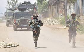Militants escape after firing at soldiers in Pulwama hamlet