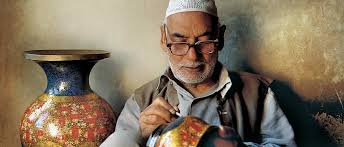 Over 2.5 lakh people associated with handicrafts in Kashmir suffer badly