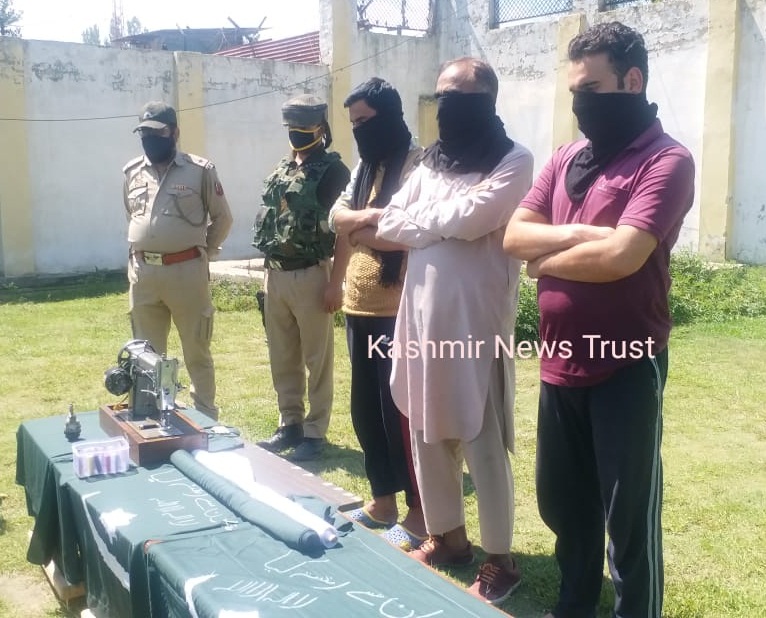 Three militant ‘sympathizers’ arrested for hoisting Pakistani flag in North Kashmir