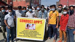 Protest against doctors private practice