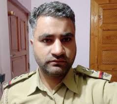 Police officer shot dead while returning home after evening prayers
