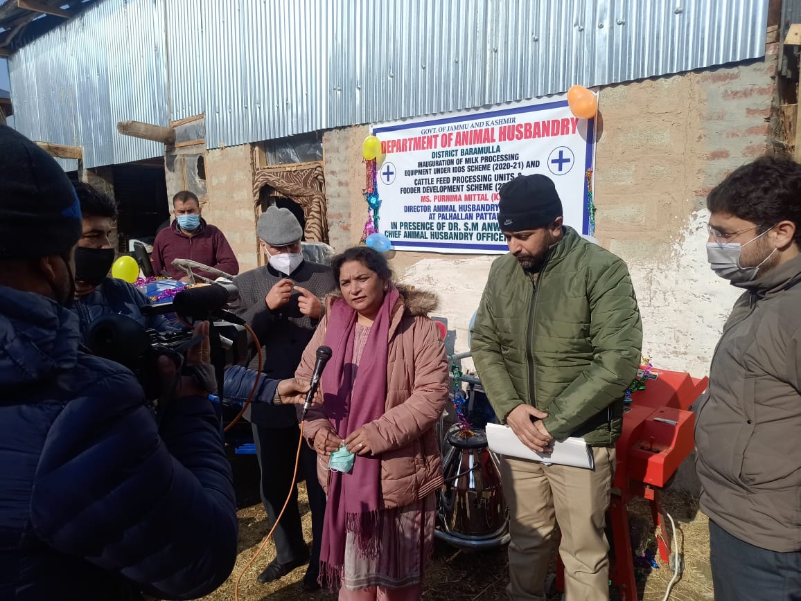 Director Animal Husbandry Kashmir Visits Baramulla