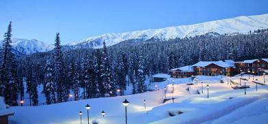 Gulmarg hill station witnessing warm response from tourists, All hotels are booked