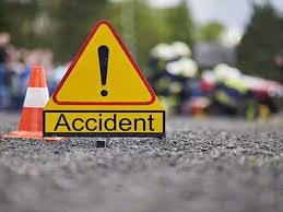 Lady among four injured in Srinagar’s Nishat road mishap