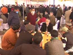 Foreign diplomats visit Kashmir, Interact with people