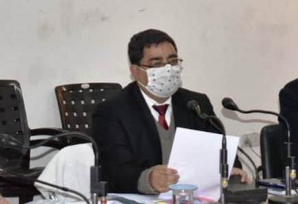 DC Rajouri reviews covid control measures in Sunderbani, Nowshera