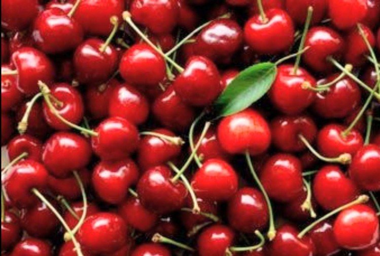 Kashmir’s Cherry Leaves For Delhi, Mumbai; Navin Choudhary Flags off Loaded Vans