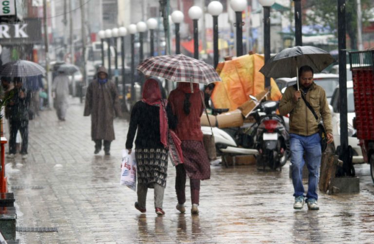 Moderate To Heavy Rains In J&K, Mercury Drops