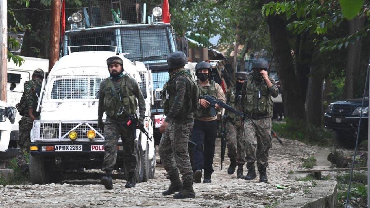 Al-Badr militant killed in Budgam encounter; second one escapes, caught alive at Khrew: Police