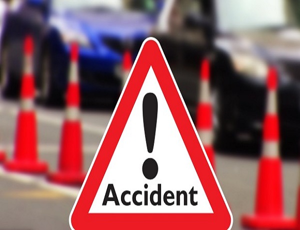 Youth and lady die on spot after oil-tanker hits bike on Srinagar-Bypass road
