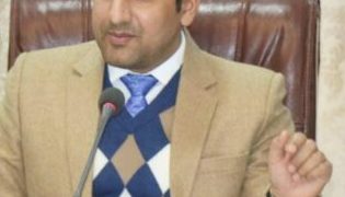 DC Srinagar chairs DLRC meeting