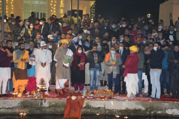 Dr. Jitendra Singh attends Nadhi Utsav’ at Devika Ghat and performed Aarti