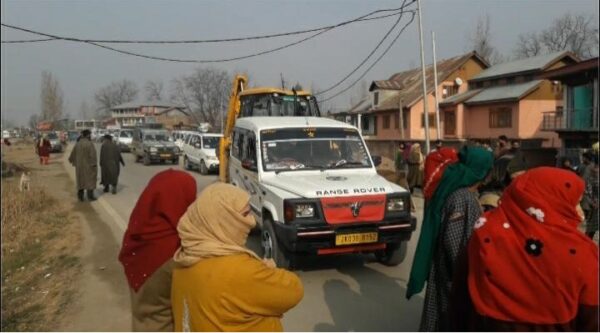 Achabal Anantnag Residents Stage Protest Against Jal Shakti Department