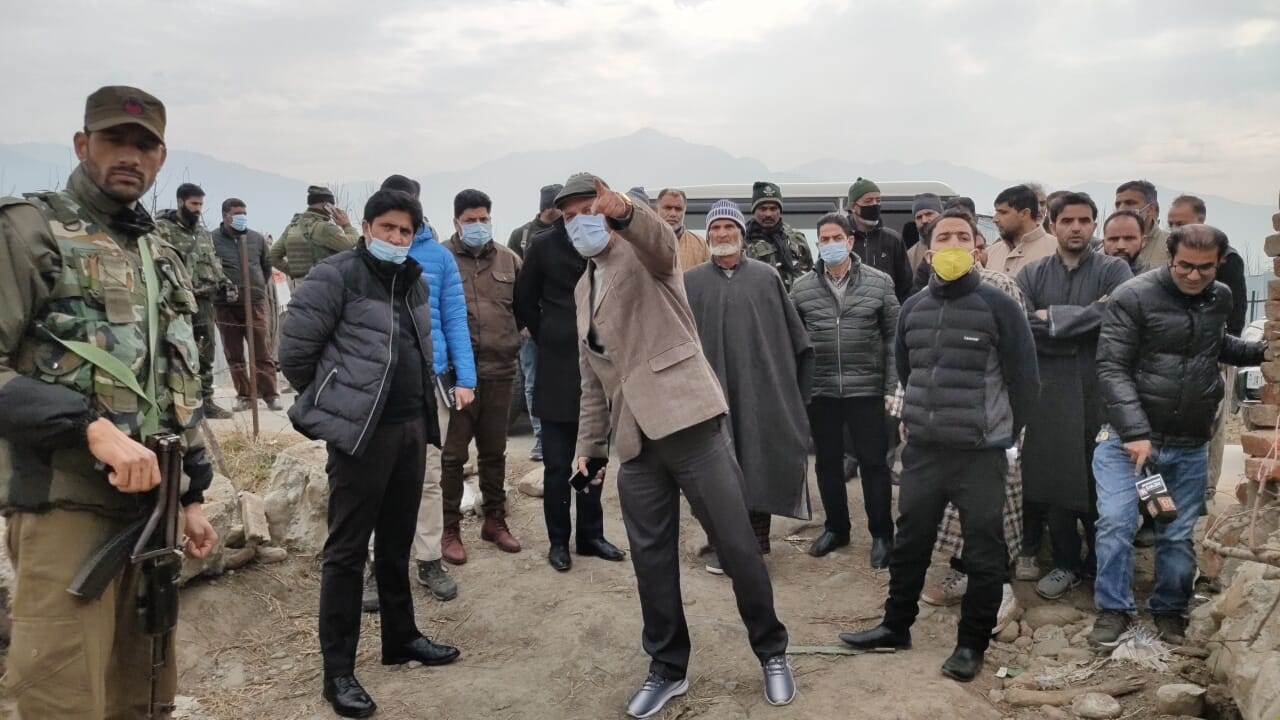 DC Pulwama conducts extensive tour of Tral