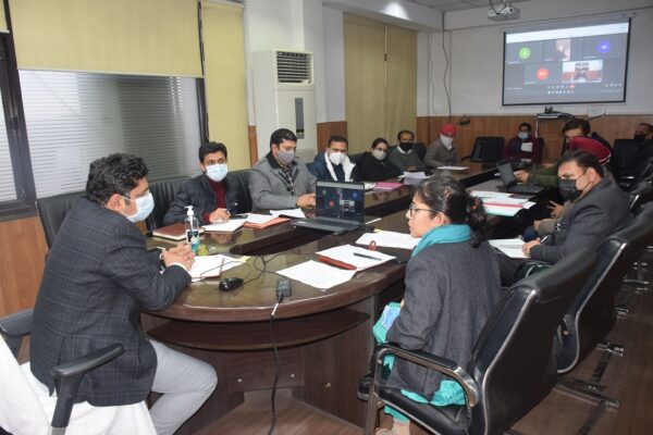 Smart City Project: Roll out of E- buses, E- Auto Rickshaws reviewed by Div Com Jammu