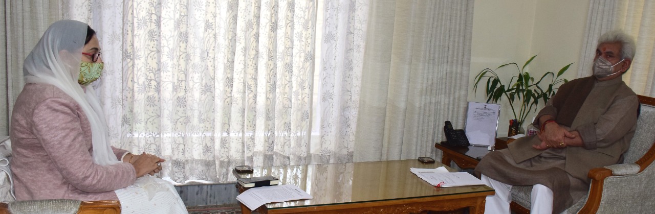 Dr Darakhshan Andrabi calls on Lt Governor