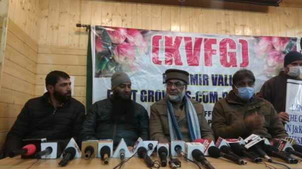 Fruit Growers seek GoI’s intervention, demand ban on Iranian apples