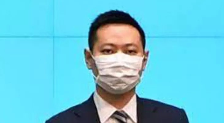 Hong Kong minister resigns for attending party