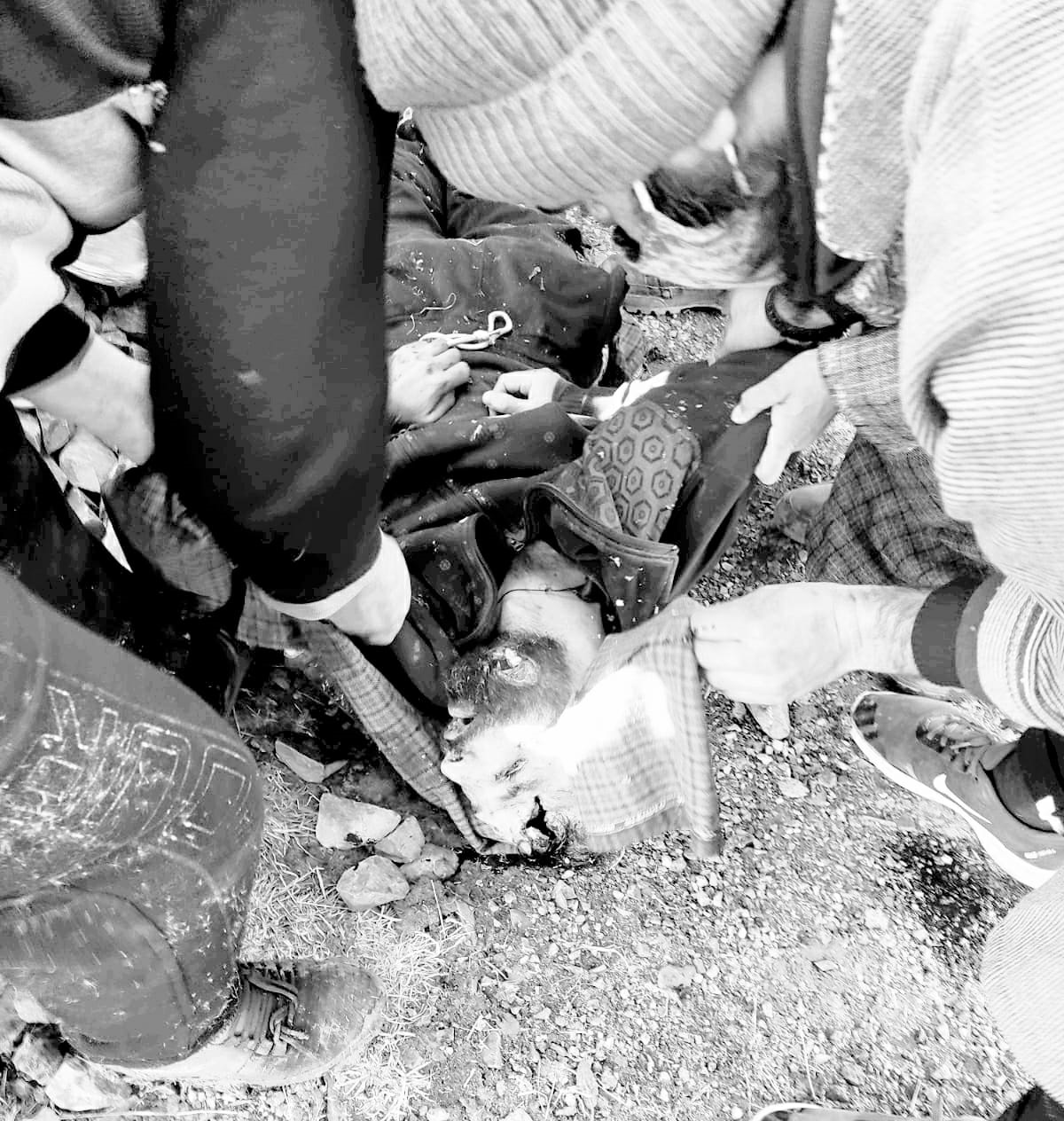 Unidentified person dies on spot, railway cop injured in saving him near Kakapora Pulwama