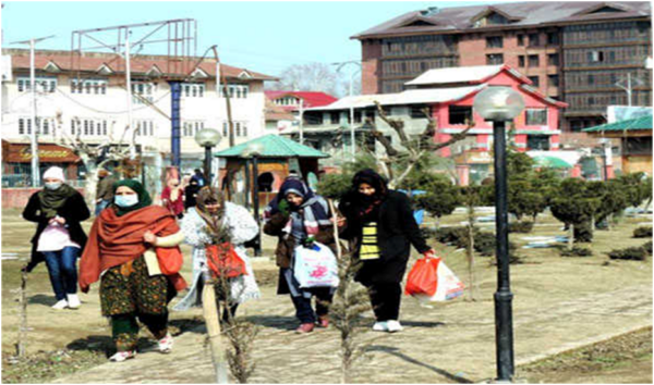 Day temperature improves in Kashmir