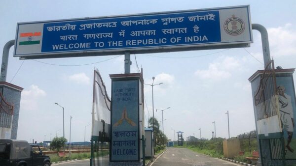 Trade resumes at Indo-Bang’desh border point at Benapole