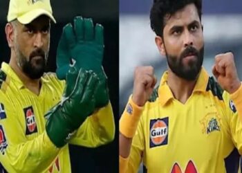 Dhoni hands over CSK captaincy to Jadeja