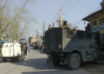 Three LeT militants killed in Kashmir gunfight:Police