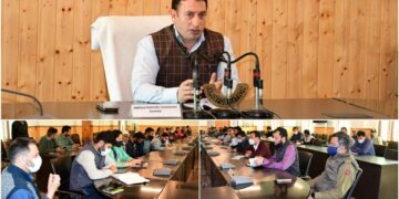 ADDC Gbl listens issues of PRIs of block Safapora during Weekly Block Diwas