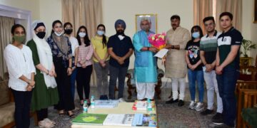 LG meets Ukraine returned MBBS students of J&K