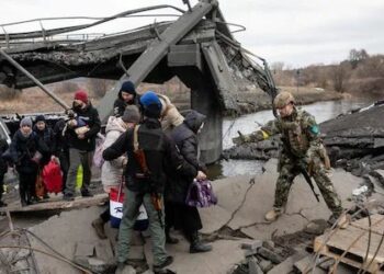 Russian troops push toward Kyiv, other cities