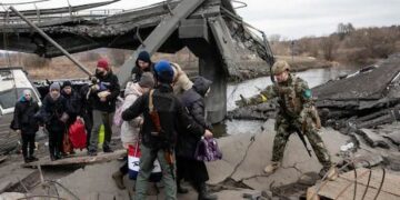 Russian troops push toward Kyiv, other cities