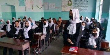 Taliban shuts Afghan girls schools hours after reopening