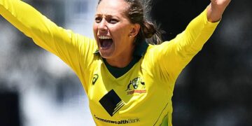 Gardner out of isolation, joins Aussies