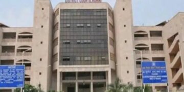 2 injured in accidental firing in Delhi court