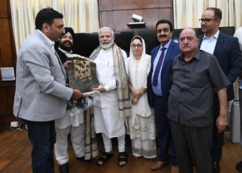 Led by Dr Darakhshan Andrabi, J&K Business Leaders Meet Prime Minister