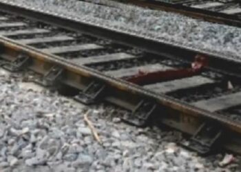 Five killed as Konark Express run over them between Sigadam and Chipurupalli station
