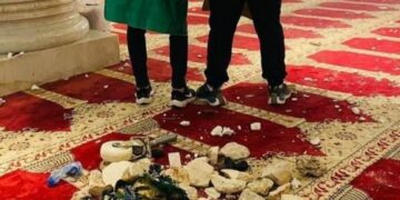 60 Palestinians injured in Jerusalem mosque incident