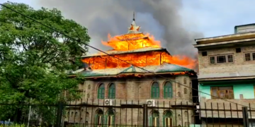 Srinagar: Mosque, Few Other Structures Involved As Massive Fire Breaks Out in Gojwara