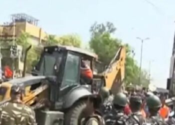 SC halts demolition in Jahangirpuri