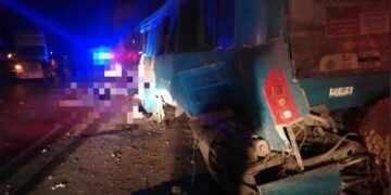 Bus hits wall on Mexican Highway, kills 14